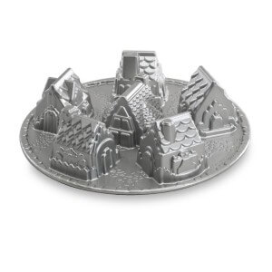 Molde Cozy Village Nordic Ware
